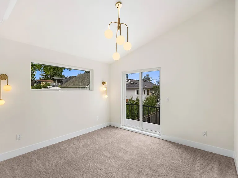 3205 NE 98th St — Photo 12