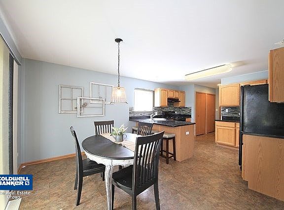 5th image of 729 Blackhawk Dr