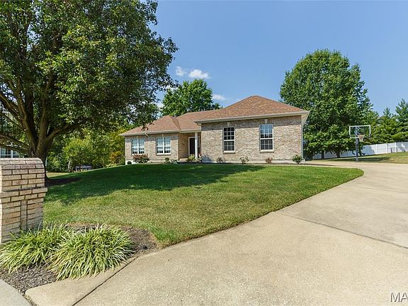 2nd image of 102 Deer Meadow Ct
