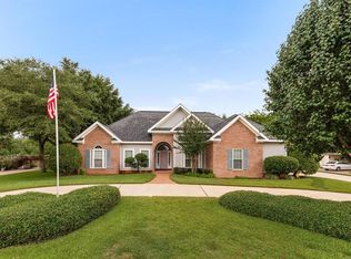 207 Foxmore Dr, Dothan, AL 36305
