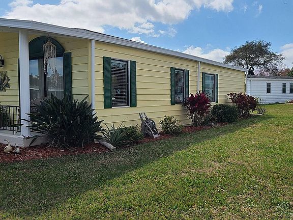 3rd image of 2228 Mariposa Ave