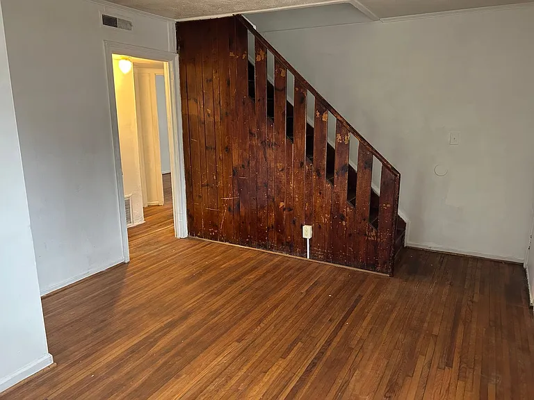 1005 Nancy Ln — Photo 8