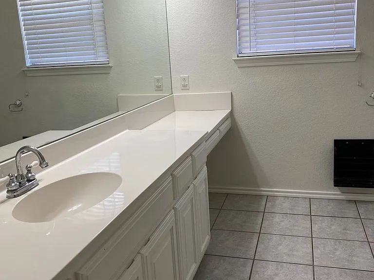 2206 Medford Ct — Photo 9