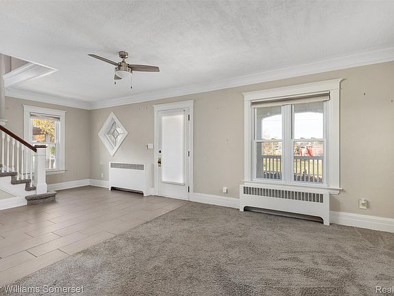 3rd image of 22816 Ridgeway St