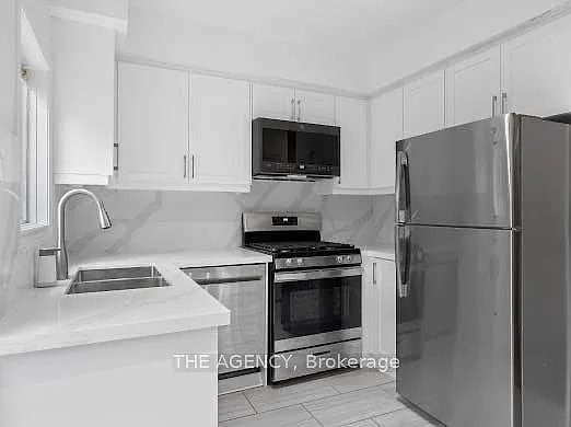 185 Lippincott St — Photo 4