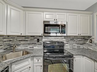 87 Arrowood Rd UNIT E, Manalapan, NJ 07726