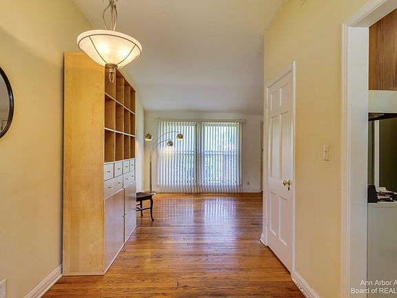 2nd image of 2835 Pittsfield Blvd