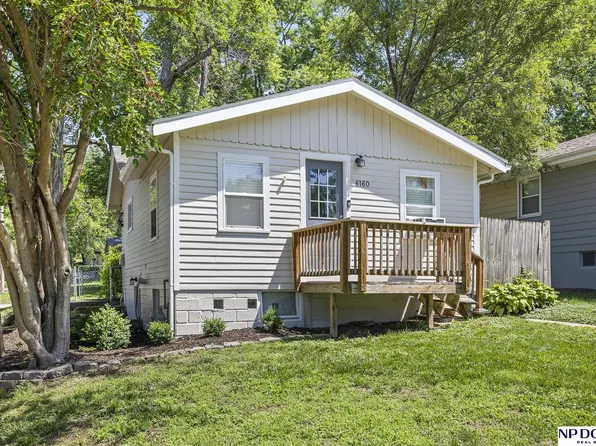 6160 Charles St, Omaha, NE 68132