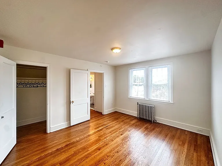 Hazel Apartments — Photo 9