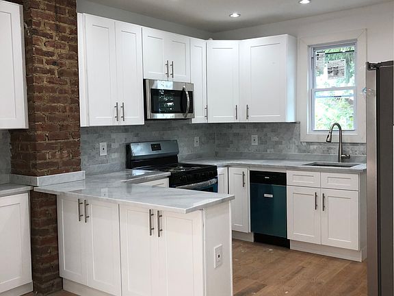 3rd image of 11133 168th St