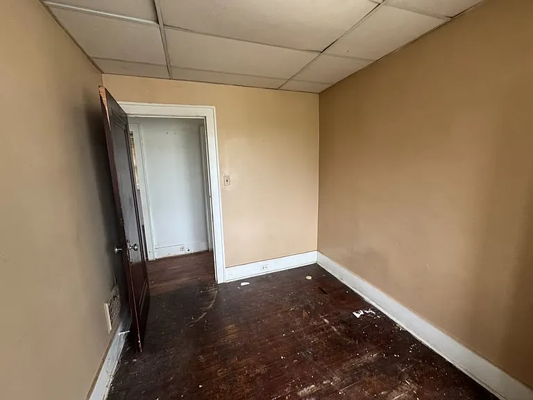 7164 Tuxedo St — Photo 2