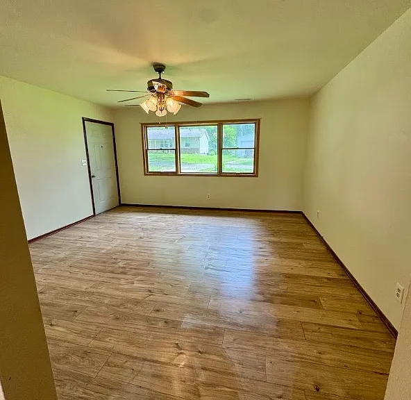 202 Beau Maye Ave — Photo 6