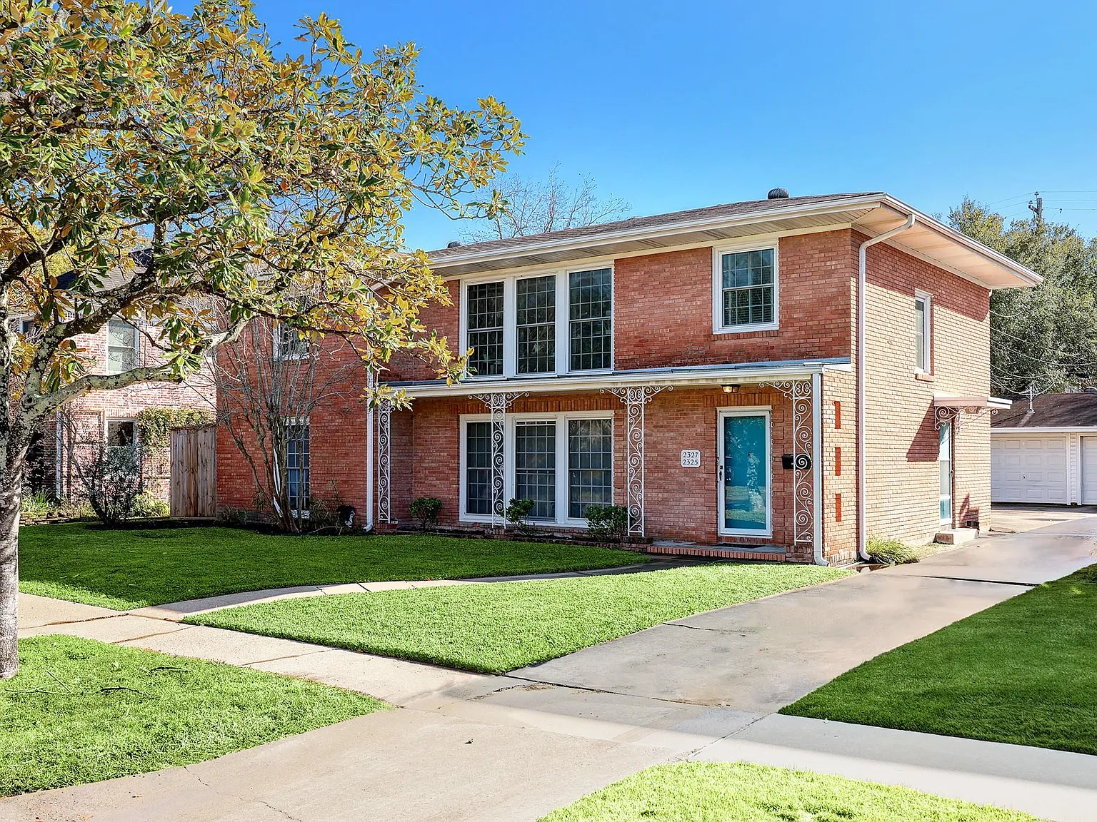 2 bed, 1.0 bath, 2628 sqft, $2,600 — Photo 2