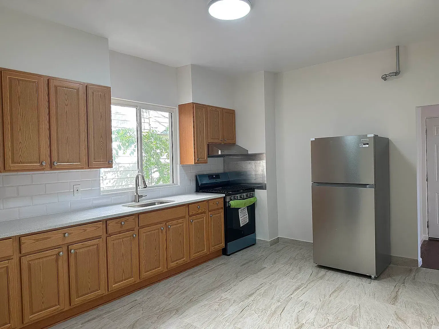 151 Bay 28th Street — Photo 3