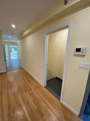 Rented by Hudson Exclusive Inc | media 49