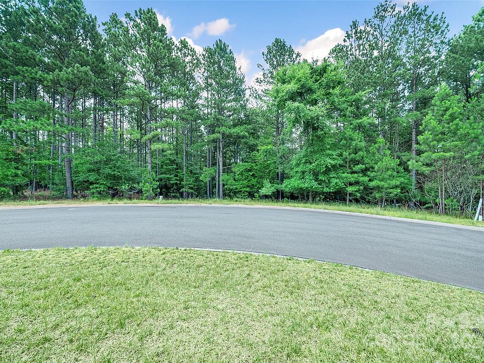 1st image of 3136 Ashwood Park Dr