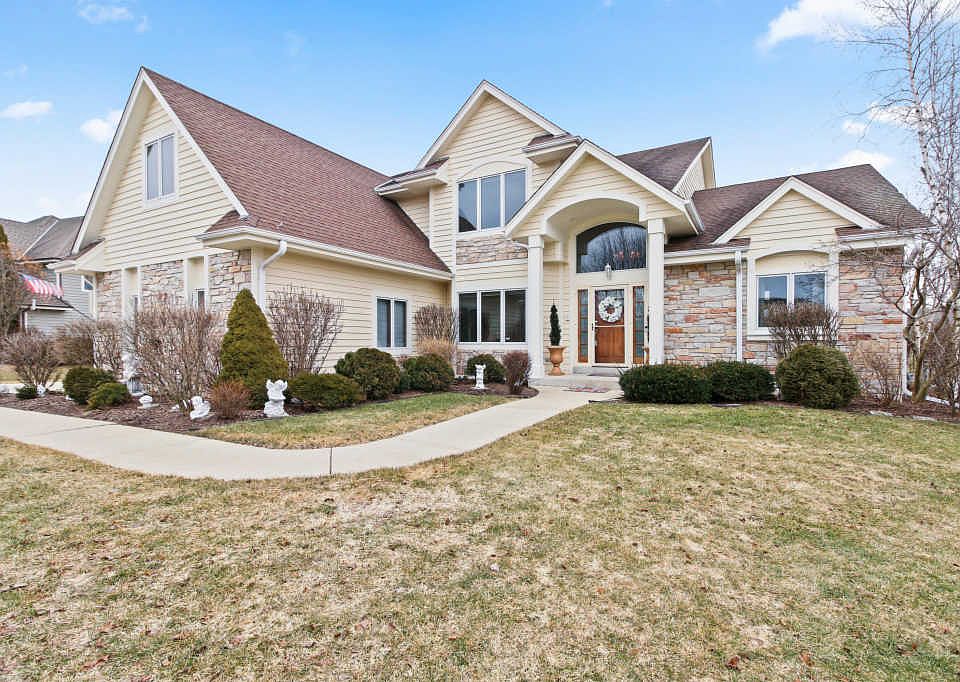 1st image of 5760 S Nicolet Dr