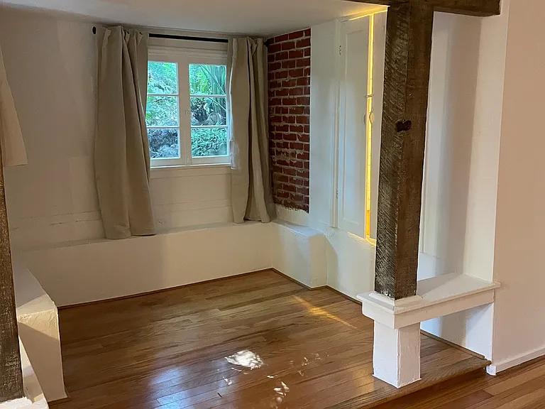 2170 N Vista Del Mar Ave — Photo 6