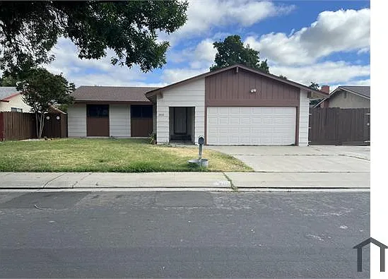 2409 Riedel Way — Photo 1