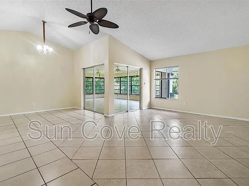 3 bed, 2.0 bath, $2,400 — Photo 3
