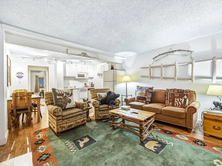 2586 Davos Trl — Photo 17