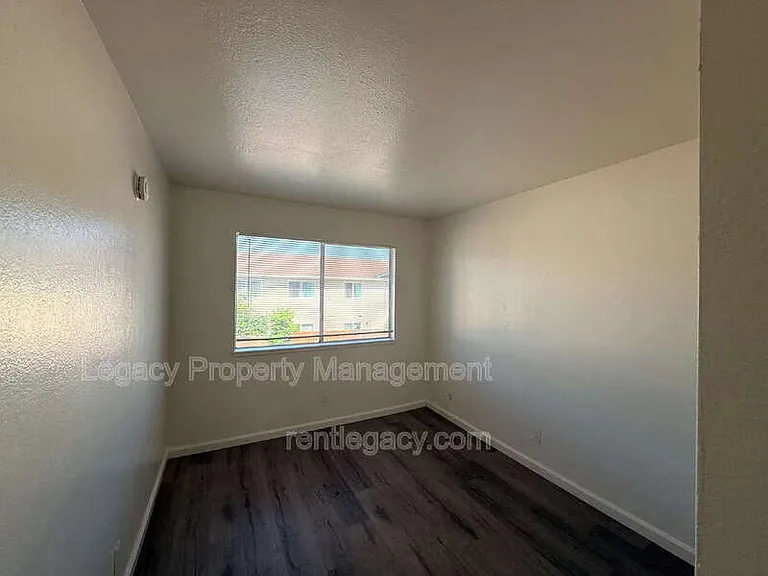 2318 Church Ave #8 — Photo 13