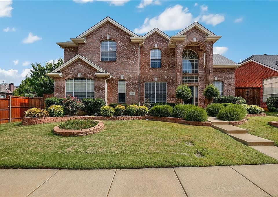 1st image of 1329 Pinehurst Dr