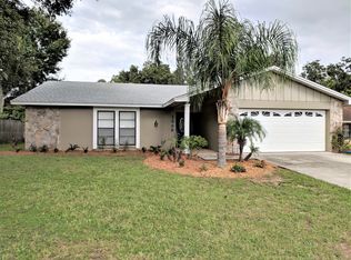1009 Classic Dr, Valrico, FL 33594