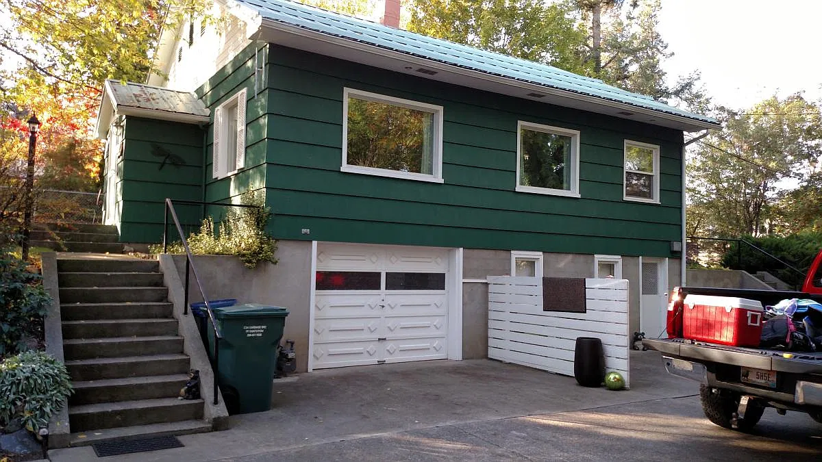 4 bed, 2080 sqft, $2,550 — Photo 1