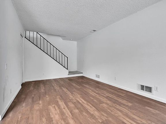 3rd image of 13393 E Louisiana Ave