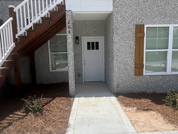2nd image of 204 S 5th St
