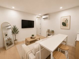 406 W 51st St APT 3A, New York, NY 10019