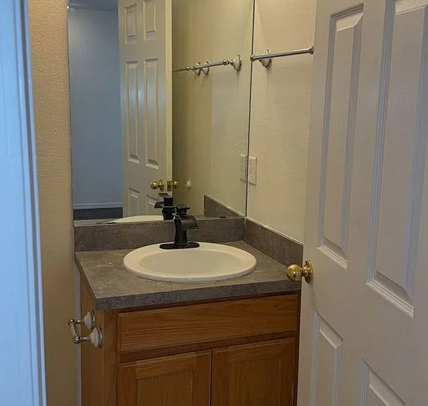 812 S. Elgin — Photo 10