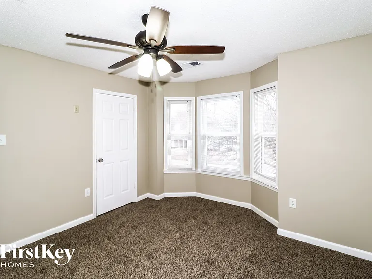 8117 S Regis Pl — Photo 9