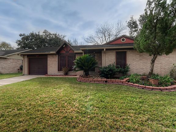 2nd image of 2934 Helmsley Dr