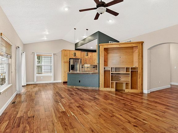 4th image of 1523 61st Ave Ct