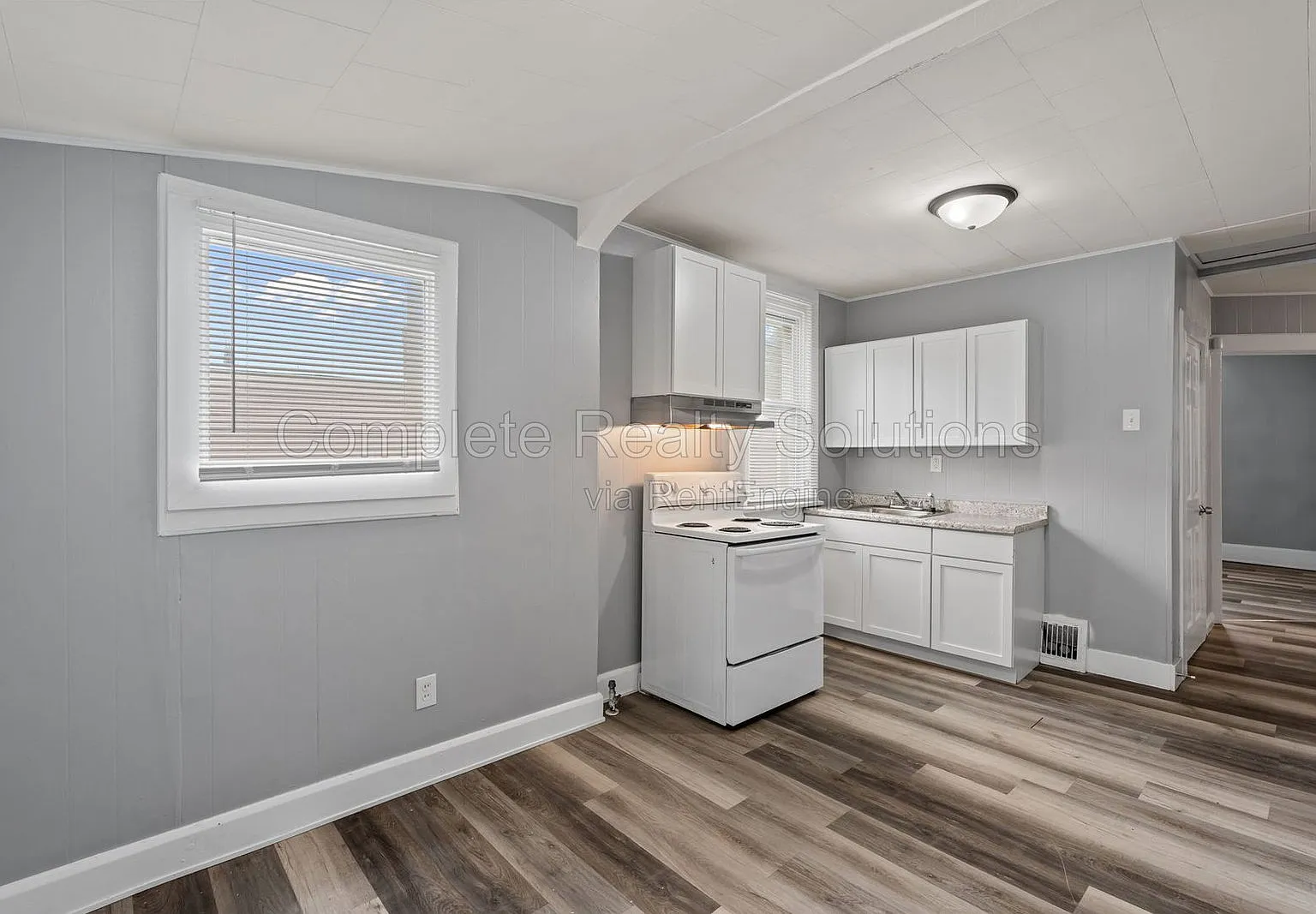 2 bed, 1.0 bath, 680 sqft, $1,100 — Photo 2