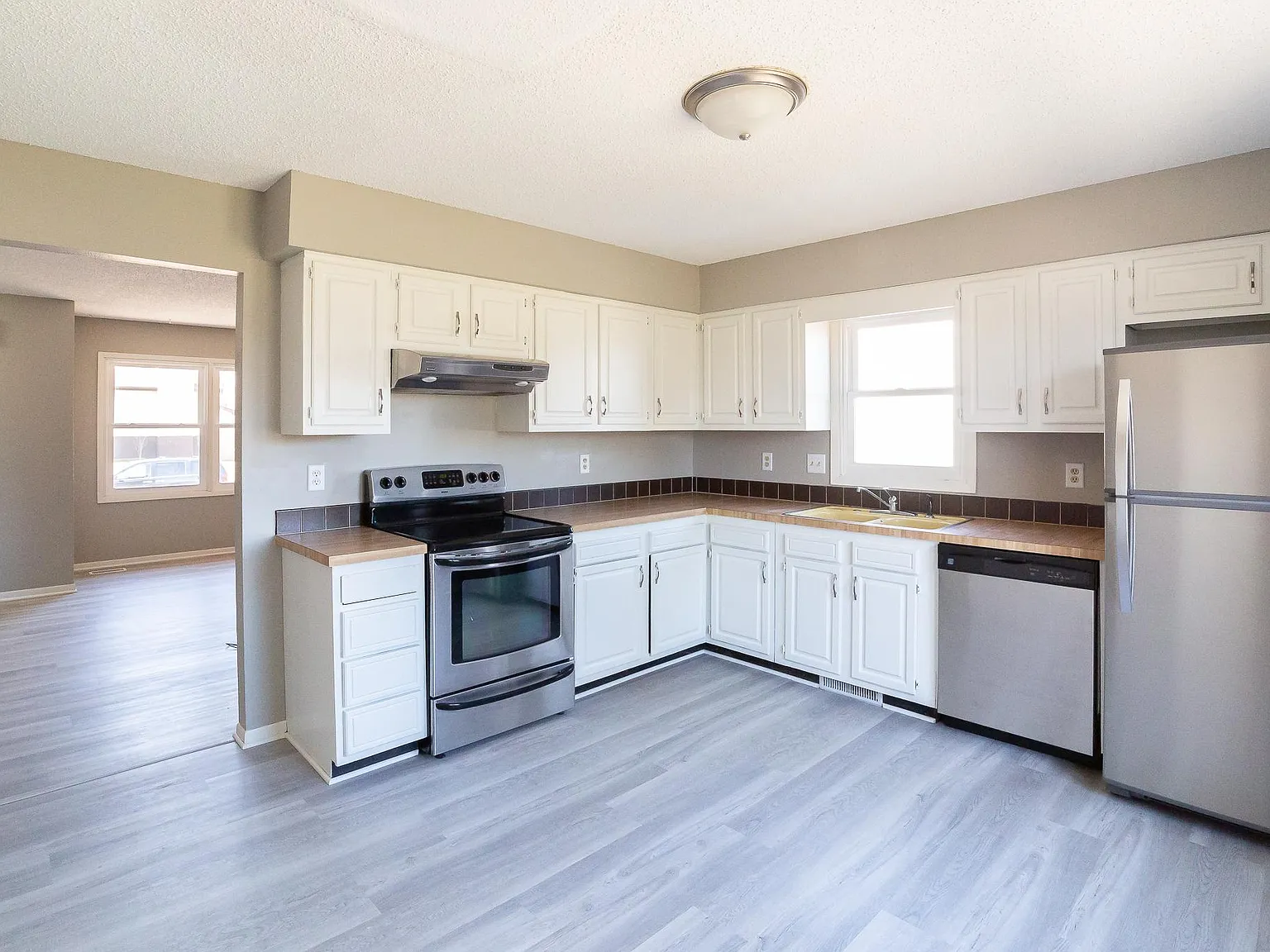 3417 SE 20th St — Photo 3