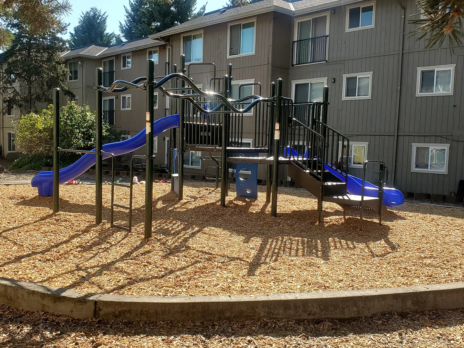 Halsey Summit Apartments — Photo 4
