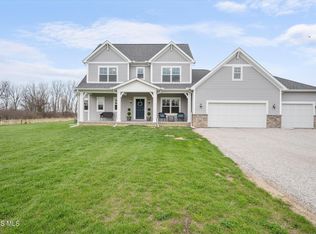 3901 Plumey Rd, Northwood, OH 43619