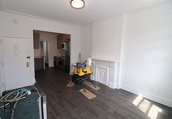 2nd image of 122 Bedford Ave #4FR