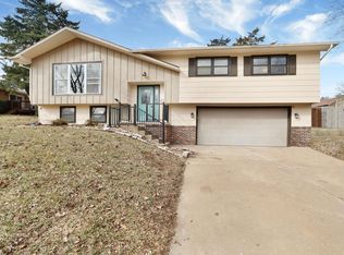 1705 Denholm Dr, Manhattan, KS 66503