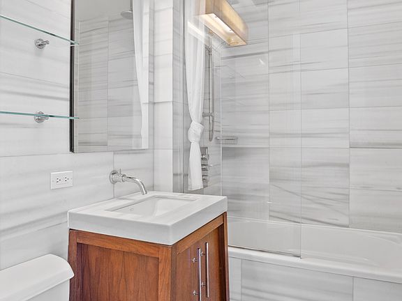 5th image of 88 Greenwich St APT 3503
