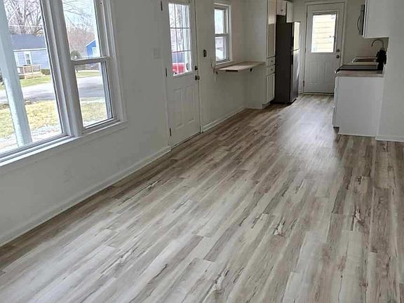3rd image of 10415 W 56th St