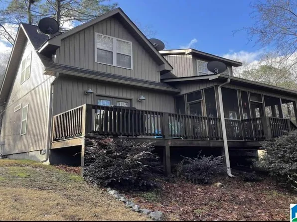 610 River Bend Cir, Talladega, AL 35160