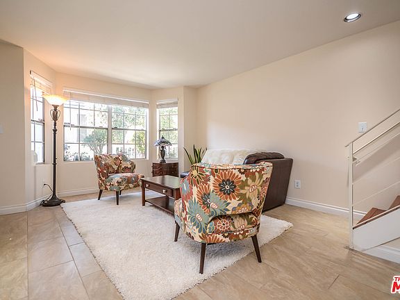 5th image of 520 E Cedar Ave #6