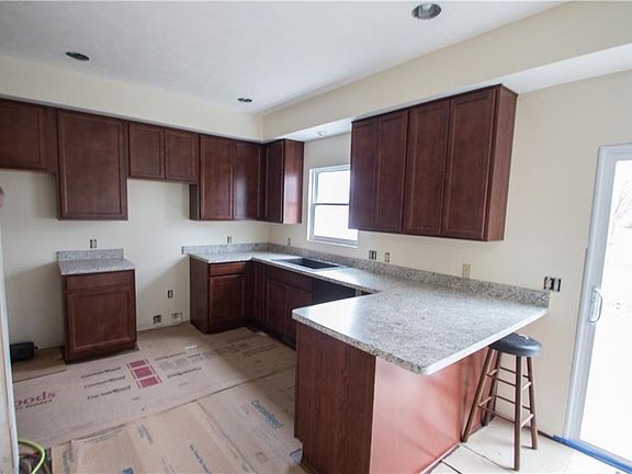 4th image of 34020 Sylvia Dr