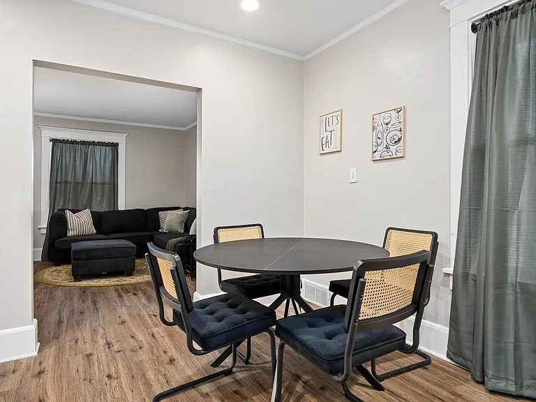 204 W Armstrong Ave #UP — Photo 13