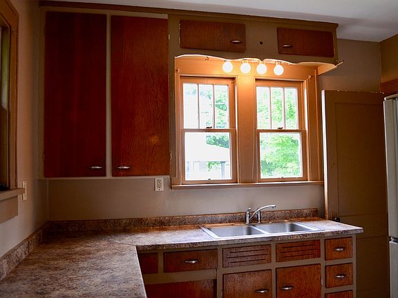 4th image of 233 Home Ave