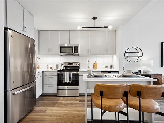 2nd image of 569 N 5th St